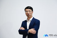 人生不設(shè)限    玩轉(zhuǎn)跨界融合——專訪上大MBA2006屆校友、卡行天下總裁陳旭華
