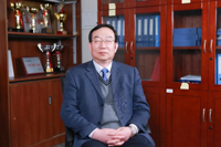 劉伊生：最“年輕”的行業(yè)特殊貢獻(xiàn)獎(jiǎng)獲得者，學(xué)生眼中“行走的日歷表”