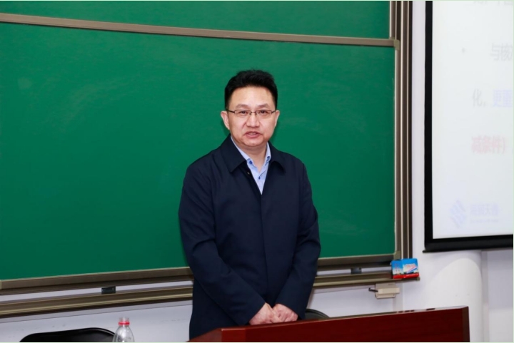 首經(jīng)貿(mào)工商管理學(xué)院MBA金臺沙龍-（第93期）-IPO市場形勢分析