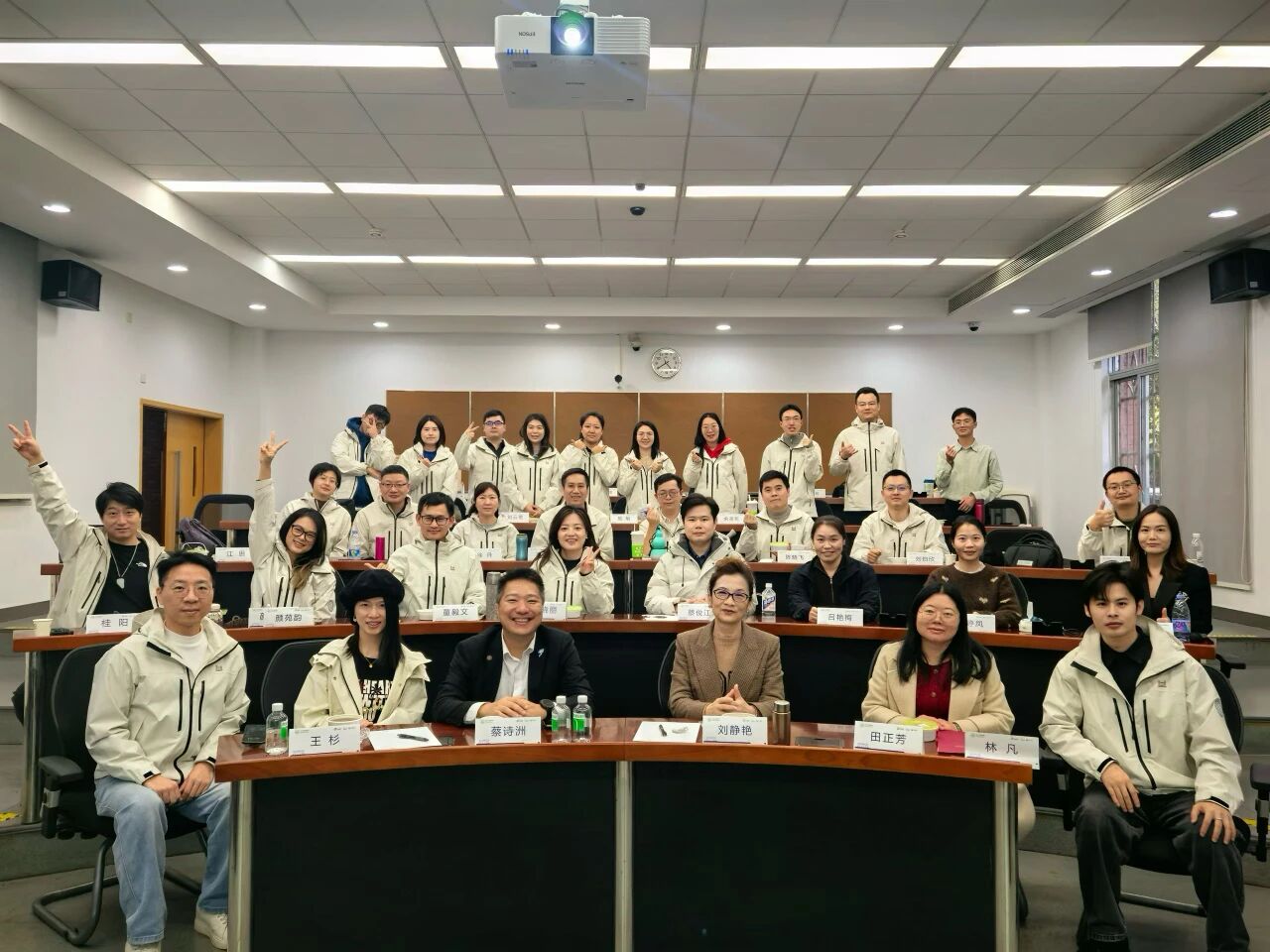 理論鏈接實(shí)踐，智慧賦能產(chǎn)業(yè) | 中山大學(xué)MBA活案例教學(xué)走進(jìn)適介醫(yī)療